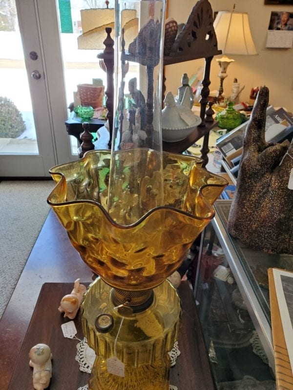 Gold/Amber Vintage Oil Lamp - Image 3
