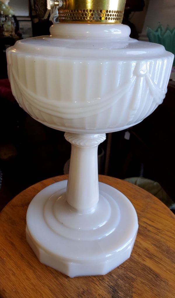 Aladdin Alacite Oil Lamp - Image 2