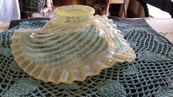 Opalescent Spiral Optic Bowl - Image 10