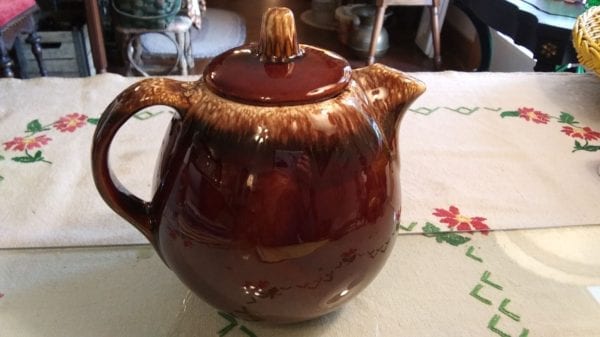 Hull Brown Drip Coffee/Tea Pot w/Lid