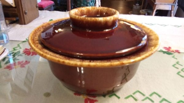 Hull Brown Drip Casserole Bowl w/Lid 32oz