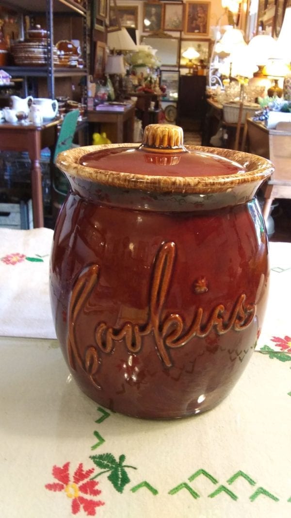 Hull Brown Drip Cookie Jar