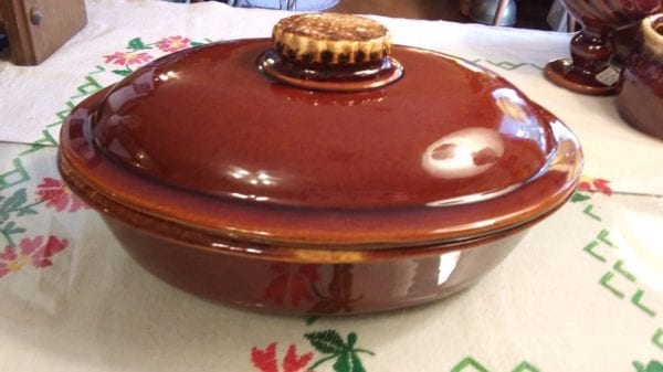 Hull Brown Drip Oval Baking Dish w/Lid
