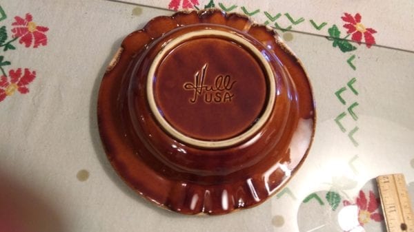 Hull Brown Drip Ashtray with Deer Design - Image 3
