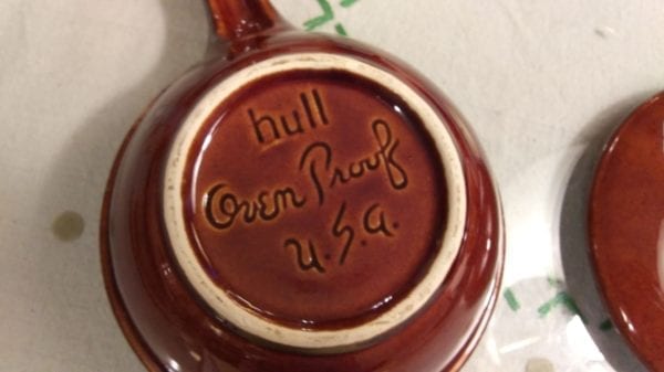 Hull Brown Drip Individual Handled Casserole Bowl w/Lid - Image 4