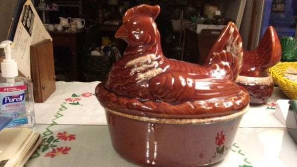 Hull Brown Drip Nesting Hen (Lg)