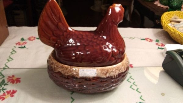 Hull Brown Drip Nesting Hen Casserole w/lid - Image 3