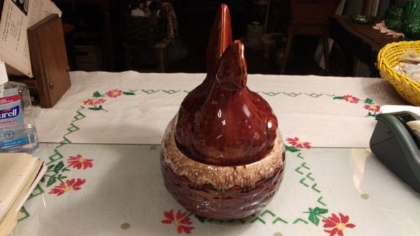 Hull Brown Drip Nesting Hen Casserole w/lid - Image 4
