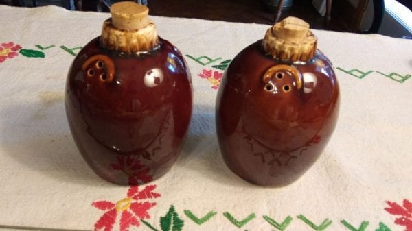 Hull Brown Drip Salt and Pepper Shakers - Image 3