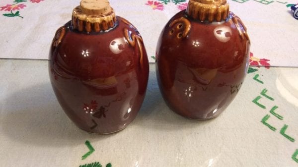 Hull Brown Drip Salt and Pepper Set - Image 4