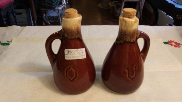 McCoy Brown Drip Oil and Vinegar Set - Image 3