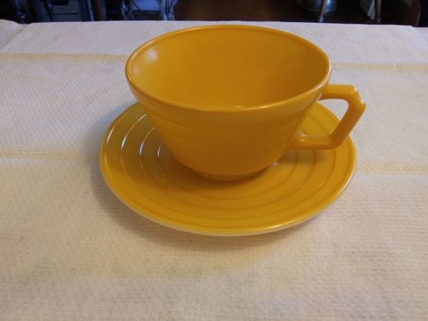 Hazel Atlas Moderntone Dark Yellow Saucer - Image 4