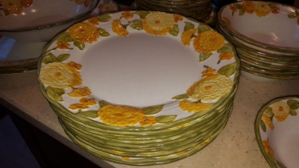 Metlox Poppytrail Zennia Dinner Plate
