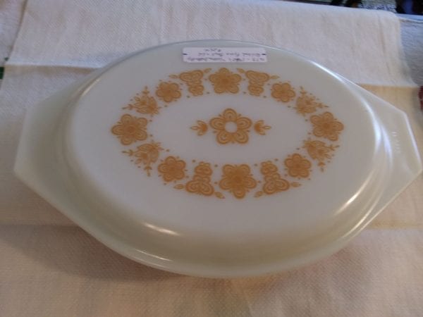 Pyrex Butterfly Gold Divided Bowl and Lid - Image 2