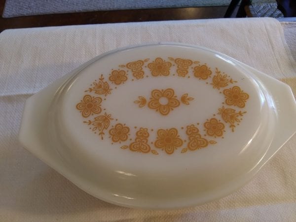 Pyrex Butterfly Gold 1 1/2qt. Covered Bowl - Image 2