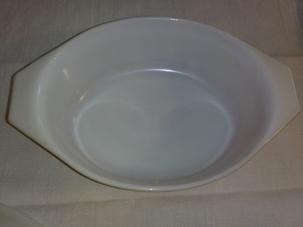 Pyrex Butterfly Gold 1 1/2qt. Covered Bowl - Image 4