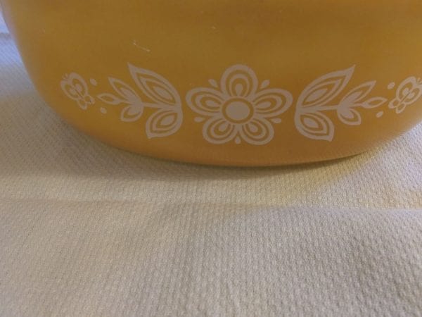 Pyrex Butterfly Gold 1 1/2qt. Covered Bowl - Image 5