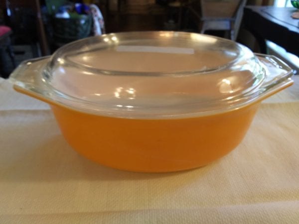 Pyrex Gold 1 1/2qt. Bowl and Lib