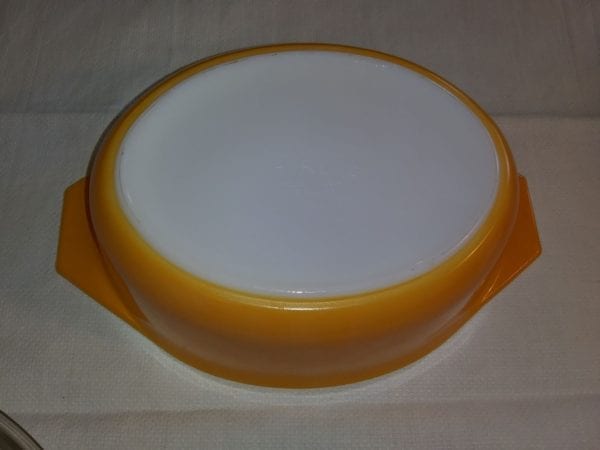 Pyrex Gold 1 1/2qt. Bowl and Lib - Image 4
