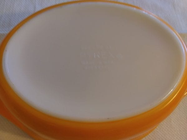 Pyrex Gold 1 1/2qt. Bowl and Lib - Image 6