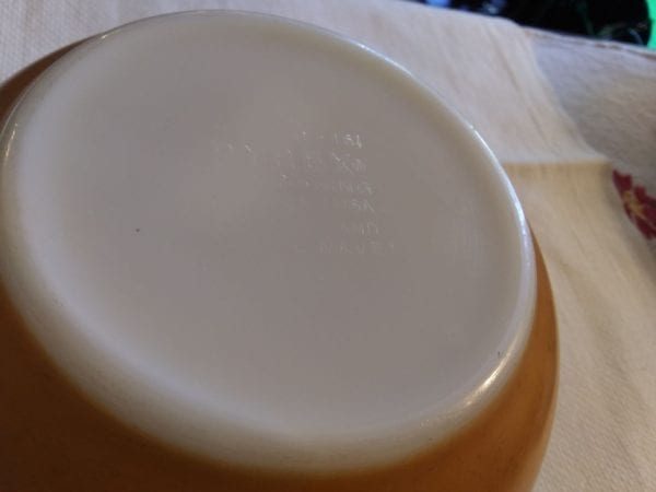 Pyrex Brown Mixing Bowl - Image 4