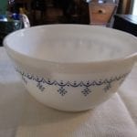 Pyrex "Snowflake" 1 1/2qt Bowl