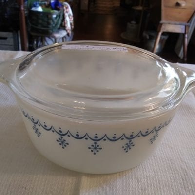 Pyrex "Snowflake" 1 1/2pt Bowl and Lid
