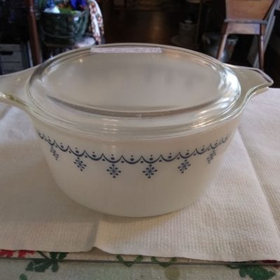 Pyrex "Snowflake" 1 1/2qt Bowl and Lid