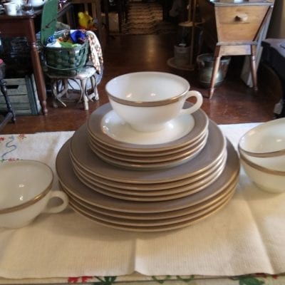 Pyrex Place Setting Set