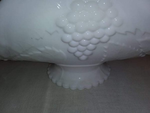 Milk Glass Banana Bowl - Image 3