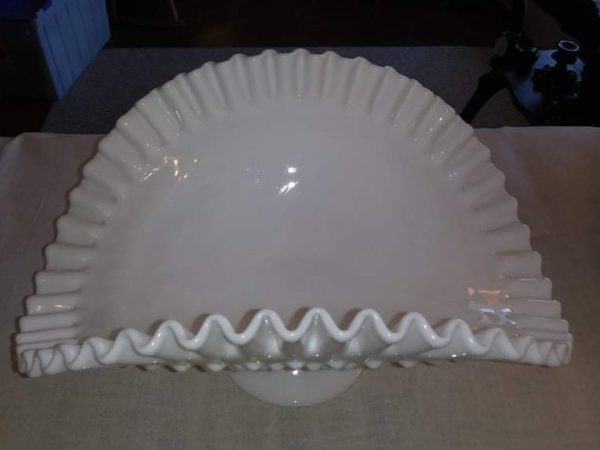 Milk Glass Banana Bowl - Image 3
