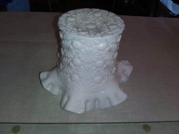 Milk Glass Button and Daisey Hat Vase - Image 3