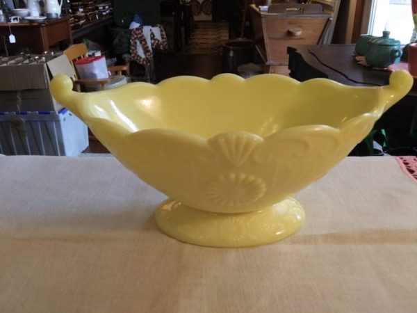 McKee Glass Custard Console Bowl