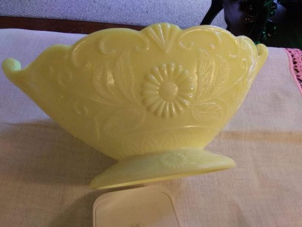 McKee Glass Custard Console Bowl - Image 3