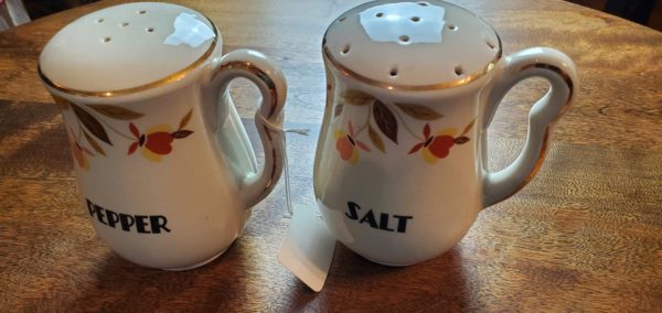 Autumn Leaf Salt and Pepper Shakers - Image 3