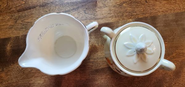 Autumn Leaf Sugar and Creamer Set - Image 3