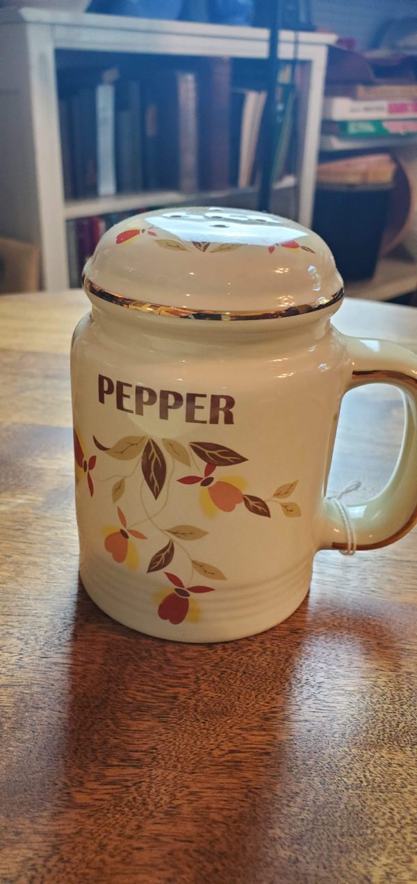 Autumn Leaf Pepper Shaker - Image 3