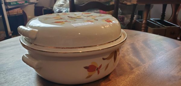 Autumn Leaf Casserole Bowl w/ Lid - Image 2