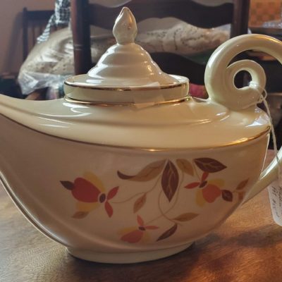 Autumn Leaf Aladdin Tea Pot w/ Lid