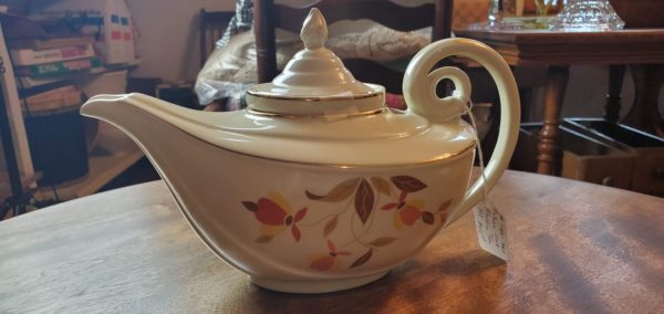 Autumn Leaf Aladdin Tea Pot w/ Lid