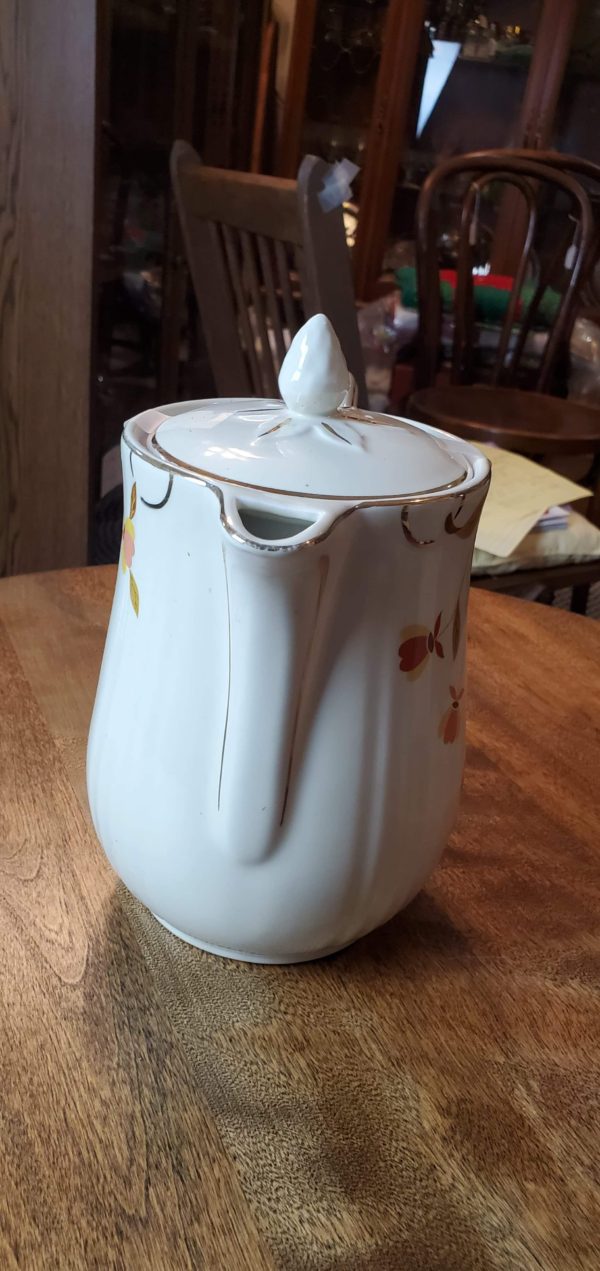 Autumn Leaf Tea Pitcher w/ Lid - Image 2
