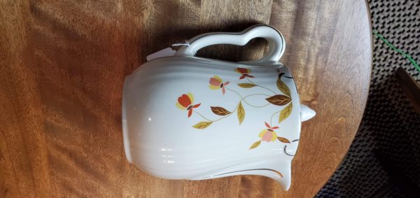 Autumn Leaf Tea Pitcher w/ Lid - Image 5