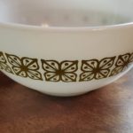 Pyrex Green and White 1 1/2qt Bowl