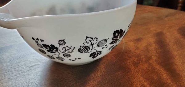 Pyrex "Gooseberry" Bowl - Image 2