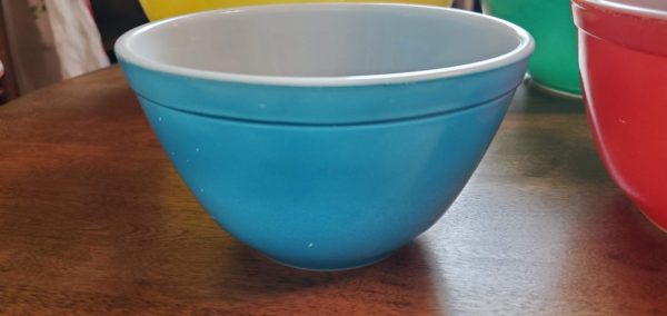 Pyrex 4 Piece Mixing Bowls - Image 6