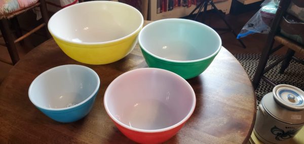 Pyrex 4 Piece Mixing Bowls