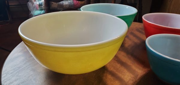 Pyrex 4 Piece Mixing Bowls - Image 5