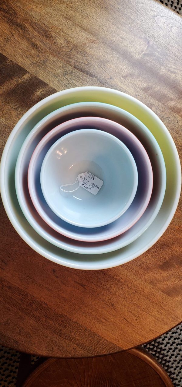 Pyrex 4 Piece Mixing Bowls - Image 3