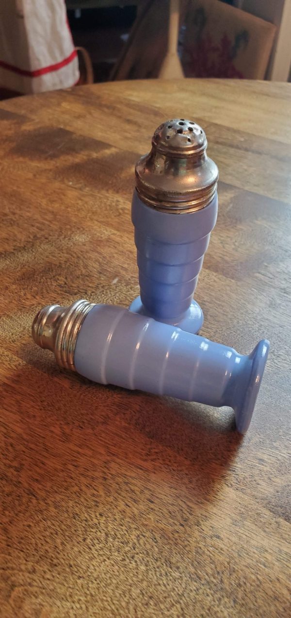 Blue Moderntone Salt and Pepper Set - Image 3