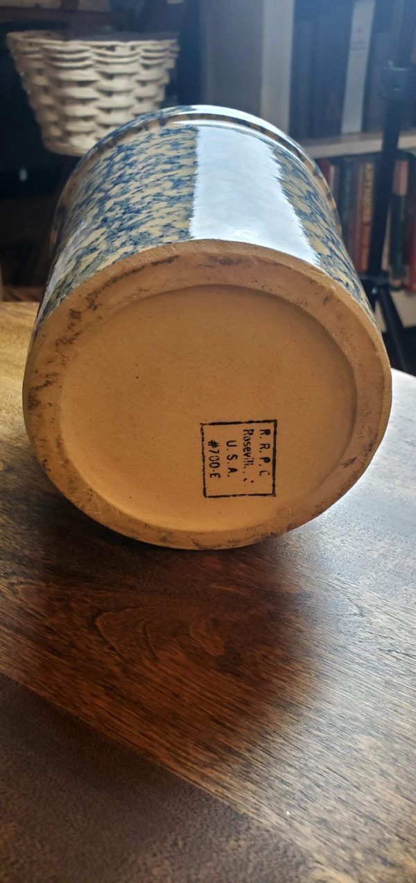 Roseville Blue Spongeware Crock - Image 3
